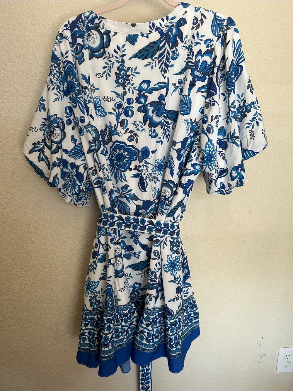 Sugarlips White and Blue Floral Dress - Picture 7 of 7